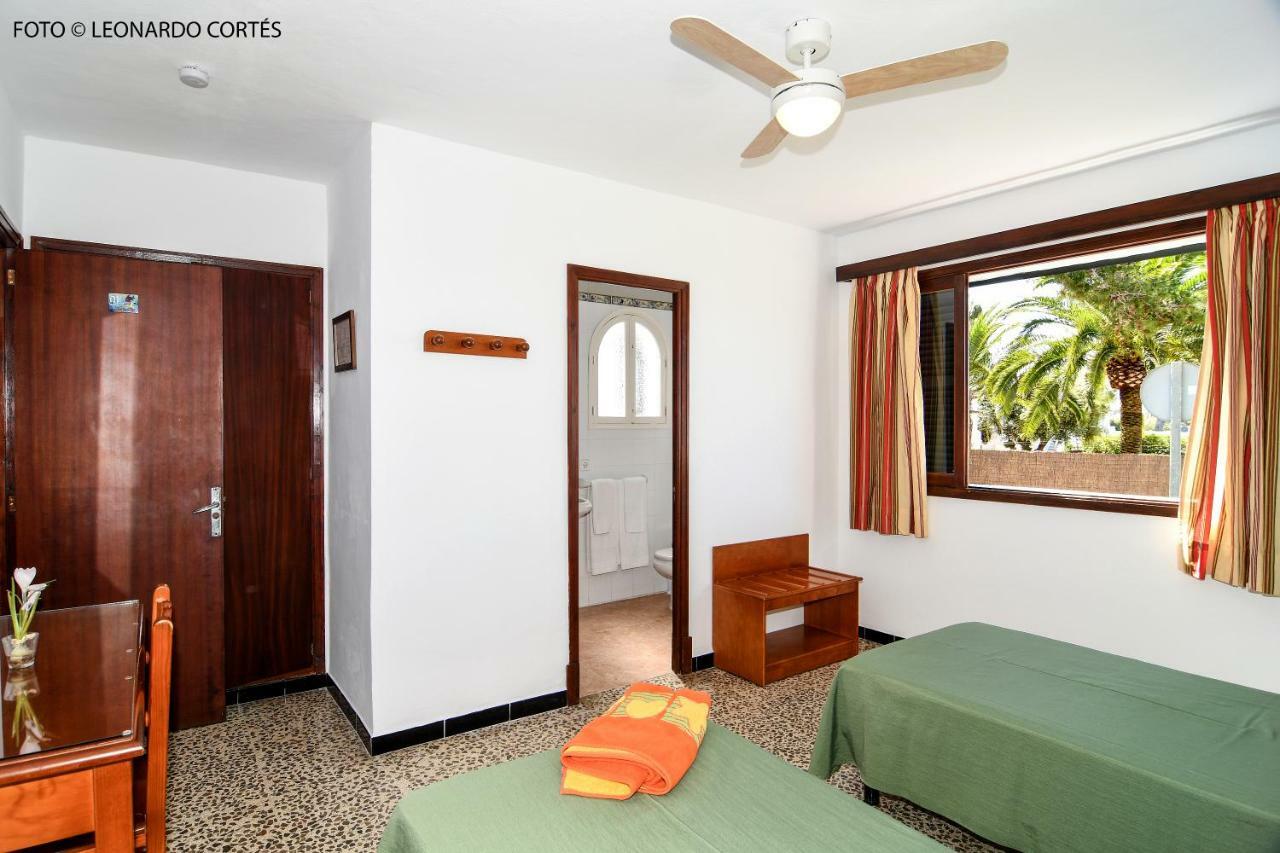 Hostal La Ceiba Cala d'Or  Exterior photo