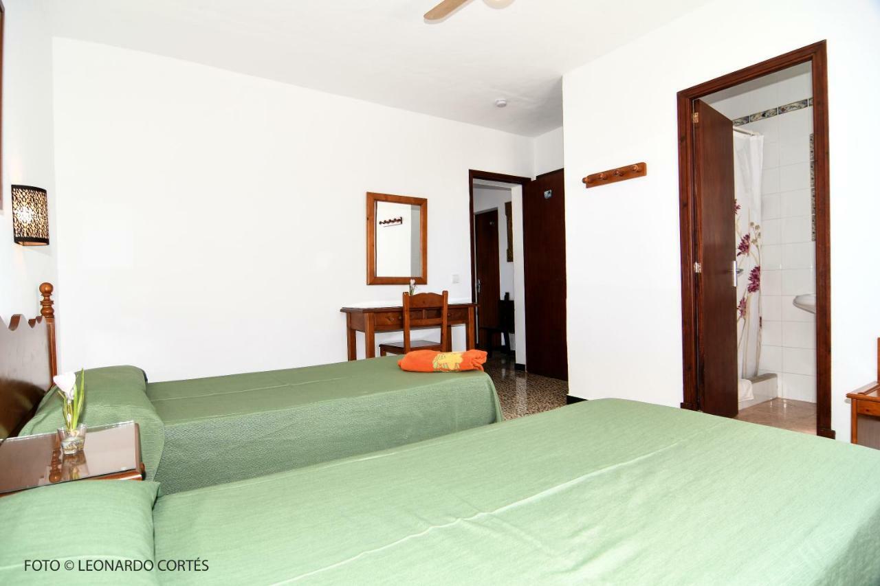 Hostal La Ceiba Cala d'Or  Exterior photo